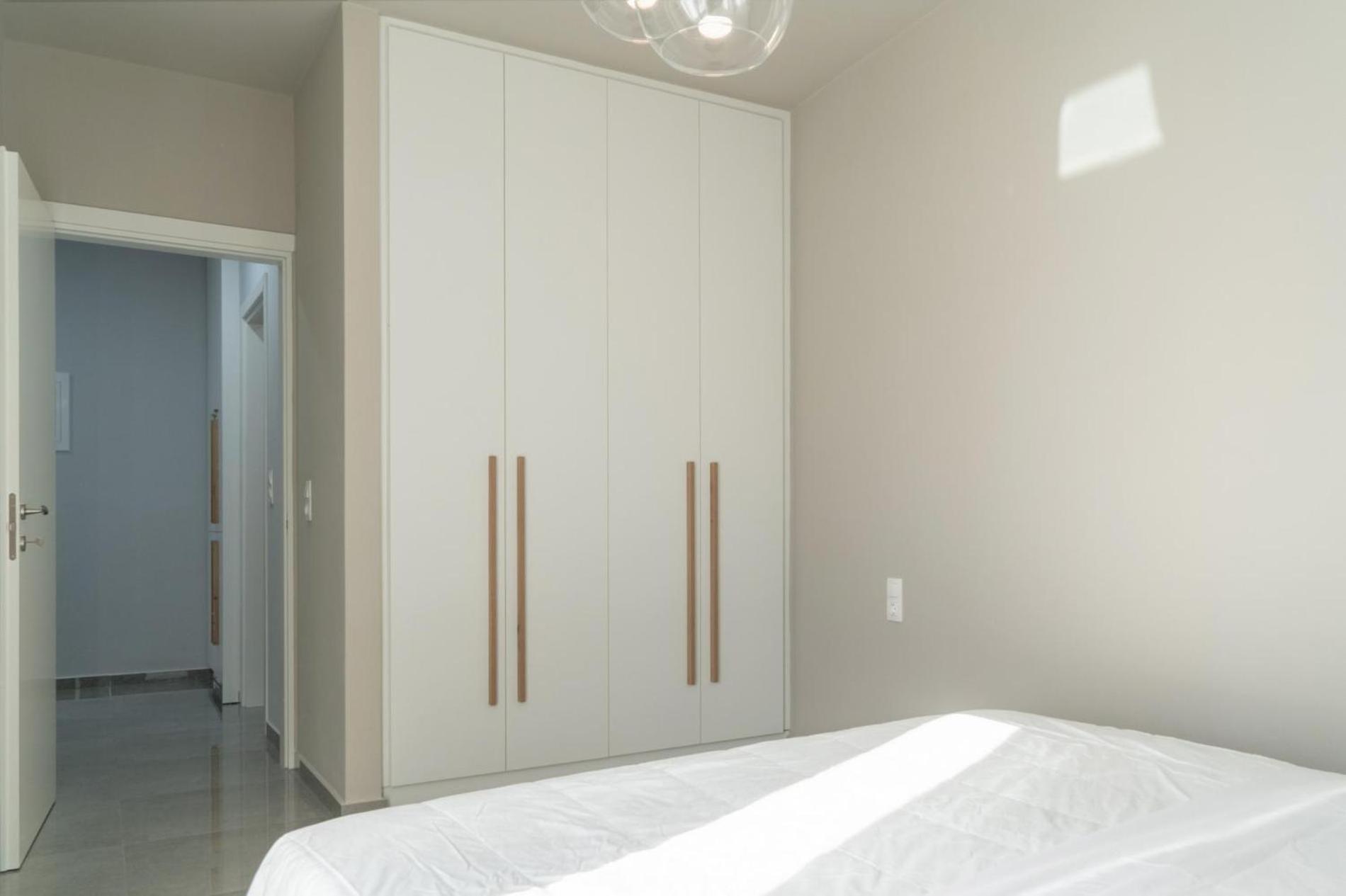 Nisimos Modern